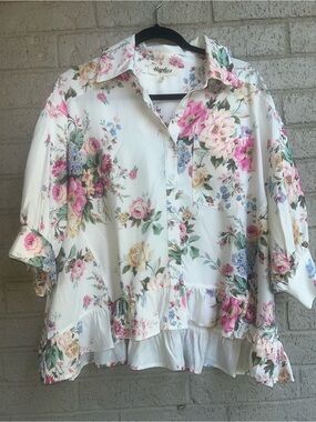 Haptics floral button up top size medium